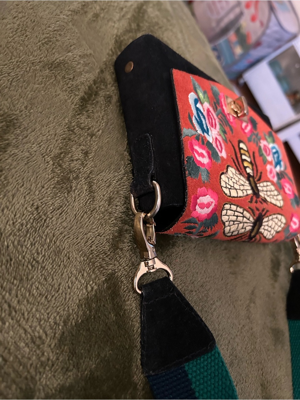 Free People Embroidered Suede Bee Crossbody Bag - Excellent Condition - Picture 8 of 13